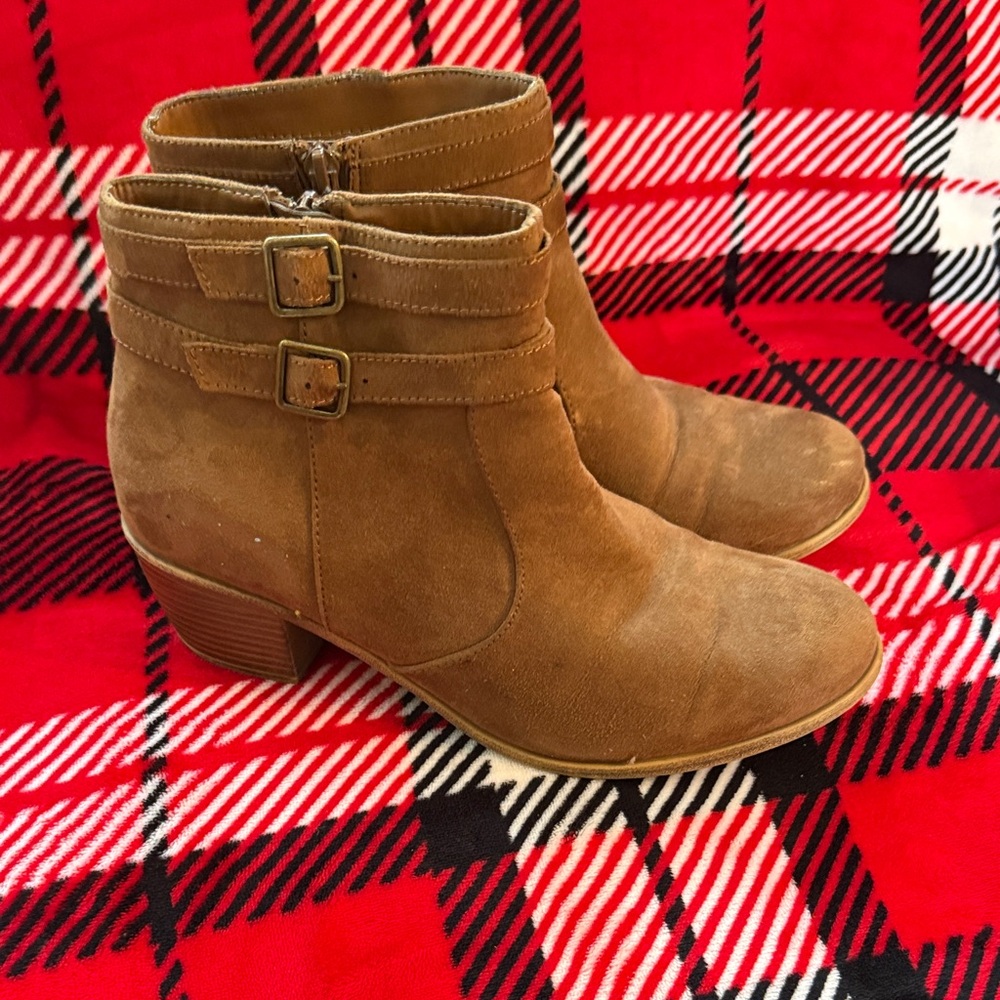 American Eagle By Payless Brown Ankle Booties